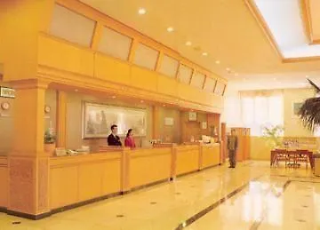 Hotel New Crown Jeju 4*,