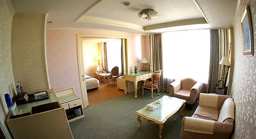Hotel New Crown Jeju 4*,  South Korea