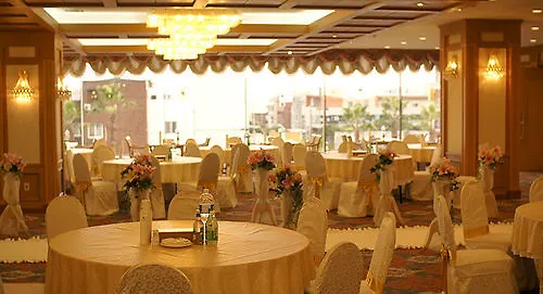 Hotel New Crown Jeju 4*,